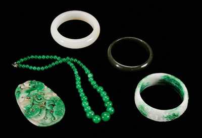 Five pieces Chinese stone jewelry  114913