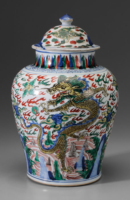 Wucai Lidded Porcelain Jar Chinese  114abc