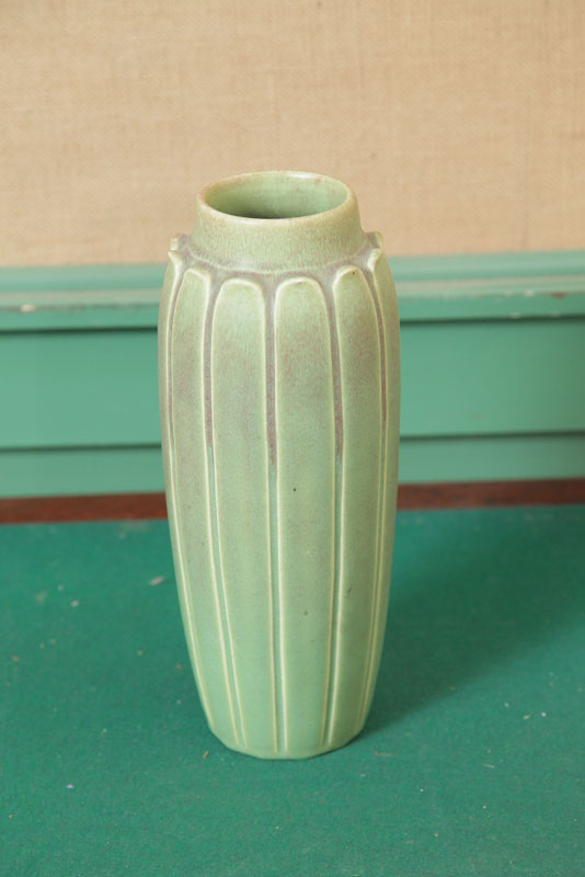 ROOKWOOD VASE Green and brown 1172a5