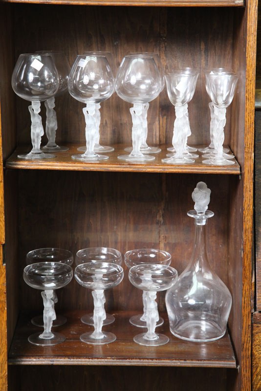 NINETEEN PIECES OF GLASS Lalique 12132d