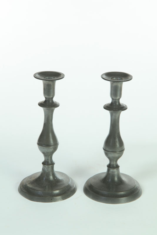 PAIR OF PEWTER CANDLESTICKS Flagg 1216f4