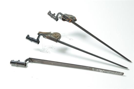 TWO BAYONETS Mid 19th century  121d20