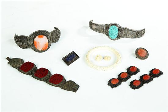 EIGHT PIECES OF JEWELRY Asian 12218f