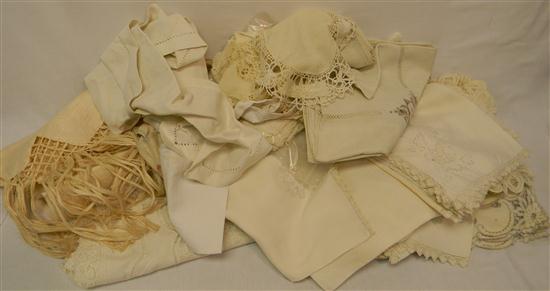 TEXTILES An assortment of linens 1206c3