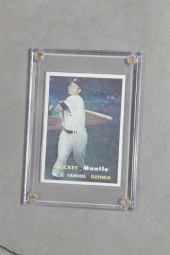 MICKEY MANTLE BASEBALL CARD 1957 123c51