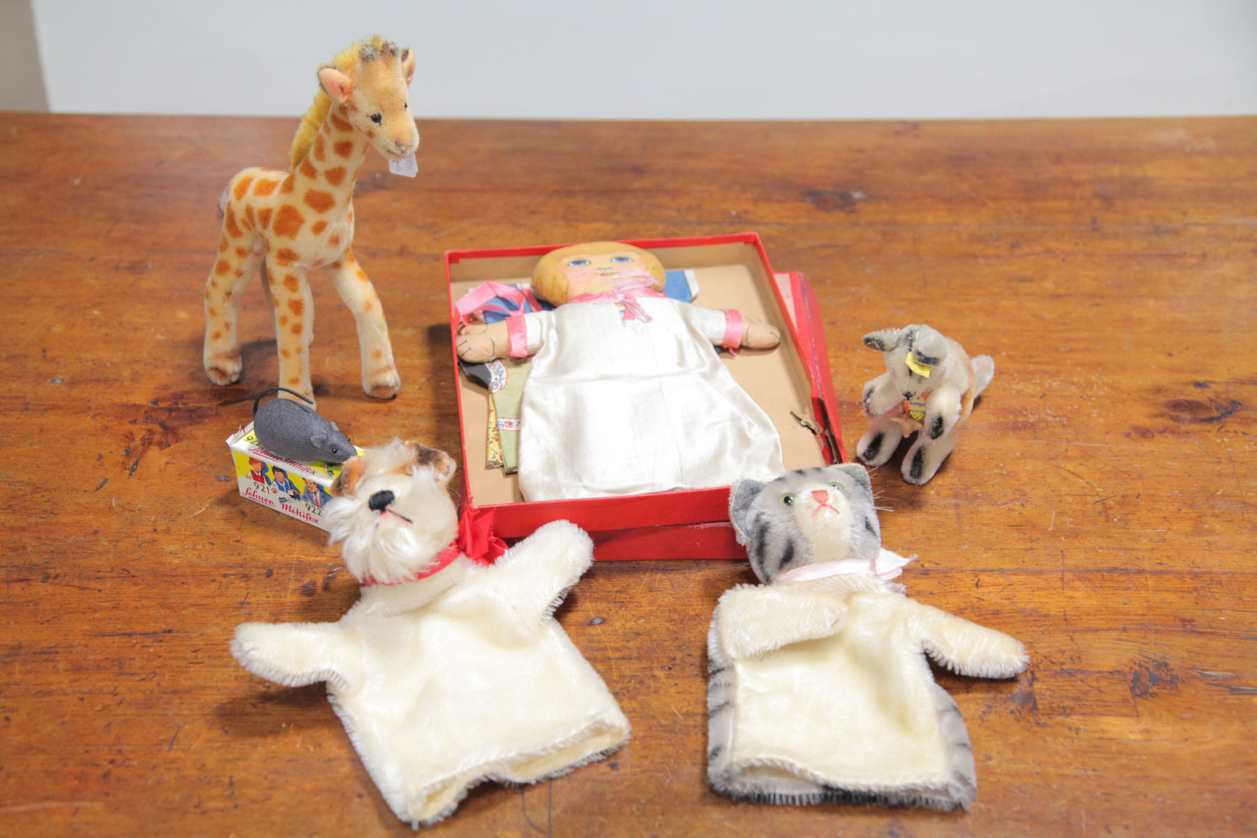 FIVE TOY ANIMALS AND CUDDLE DOLL  122d53