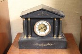 MANTLE CLOCK. Eight day time/strike