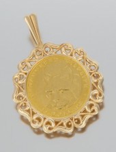 A Ladies Pendant With Cook Islands 132490