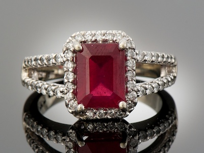 A Ladies Diamond and Red Gemstone 1334e6