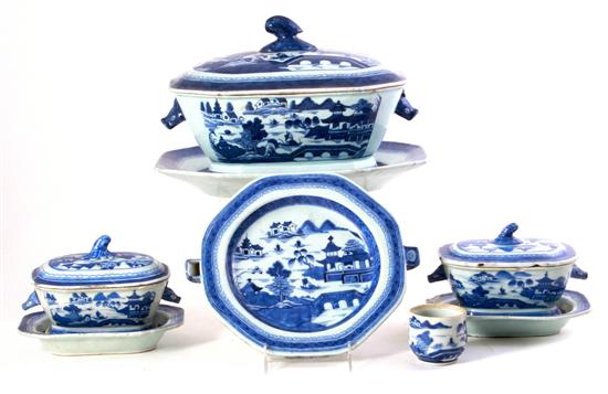Chinese Canton porcelain tureens 134d00