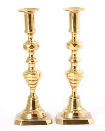Pair English brass push up candlesticks 134d58