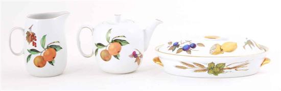 Royal Worcester Evesham porcelain 134d76