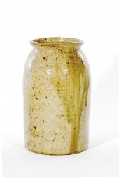 Southern stoneware storage jar 1353e5