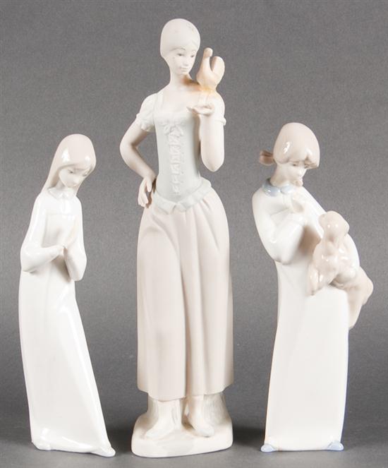Two Lladro style porcelain figures 1358dc