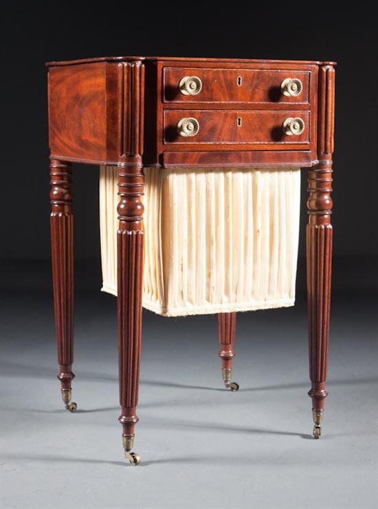 American Classical mahogany sewing 135983