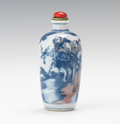 A Qianlong Blue and White Porcelain Snuff