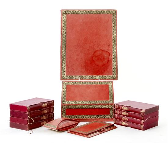 Collection of books and leatherbound 137899