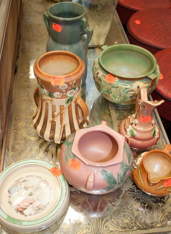 Seven pieces of Roseville pottery 138790