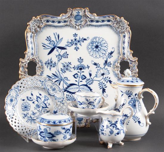 Meissen blue and white porcelain 13a051