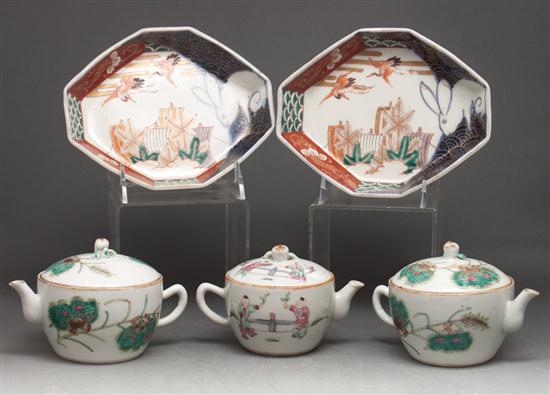 Pair of Japanese Imari porcelain octagonal