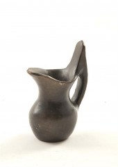 Southern stoneware pitcher Catawba Indian