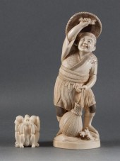 Japanese carved ivory figure of 138af0