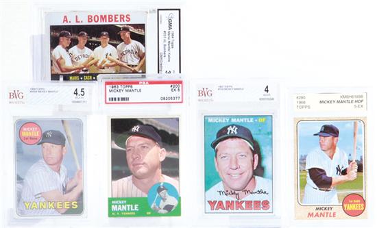 Collection Mickey Mantle baseball cards comprising: