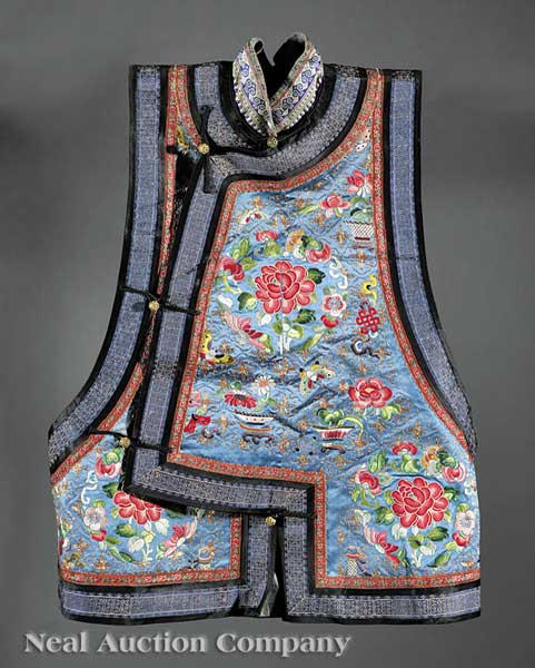 A Chinese Embroidered Silk Vest 13fcff