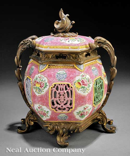 A Chinese Famille Rose Porcelain Covered