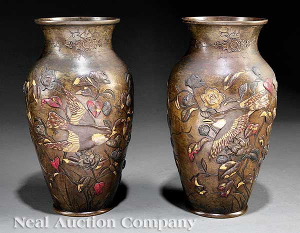 A Pair of Japanese Relief Decorated 141a75