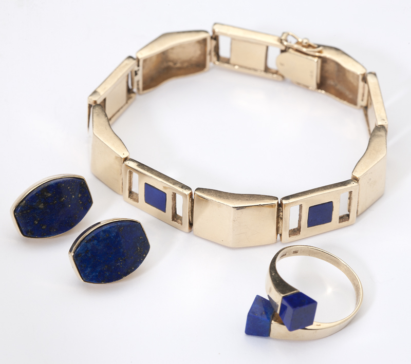 A collection of lapis lazuli and 14232a