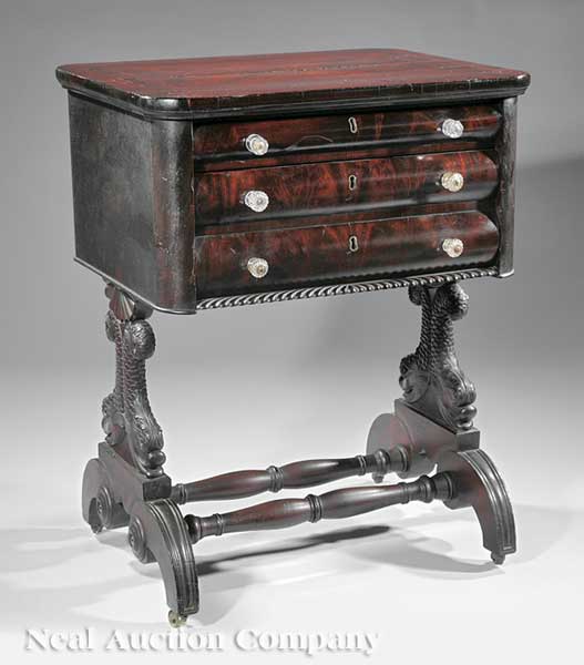 An American Classical Carved Mahogany 1401af