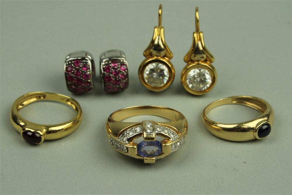GROUP OF LADY S GOLD JEWELRY including 145b69