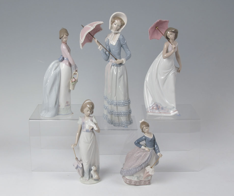 5 LLADRO PORCELAIN FIGURINES To 14600d