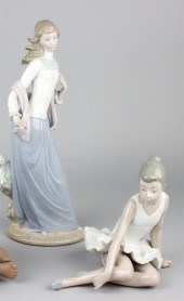 LLADRO FIGURE OF STANDING GIRL together