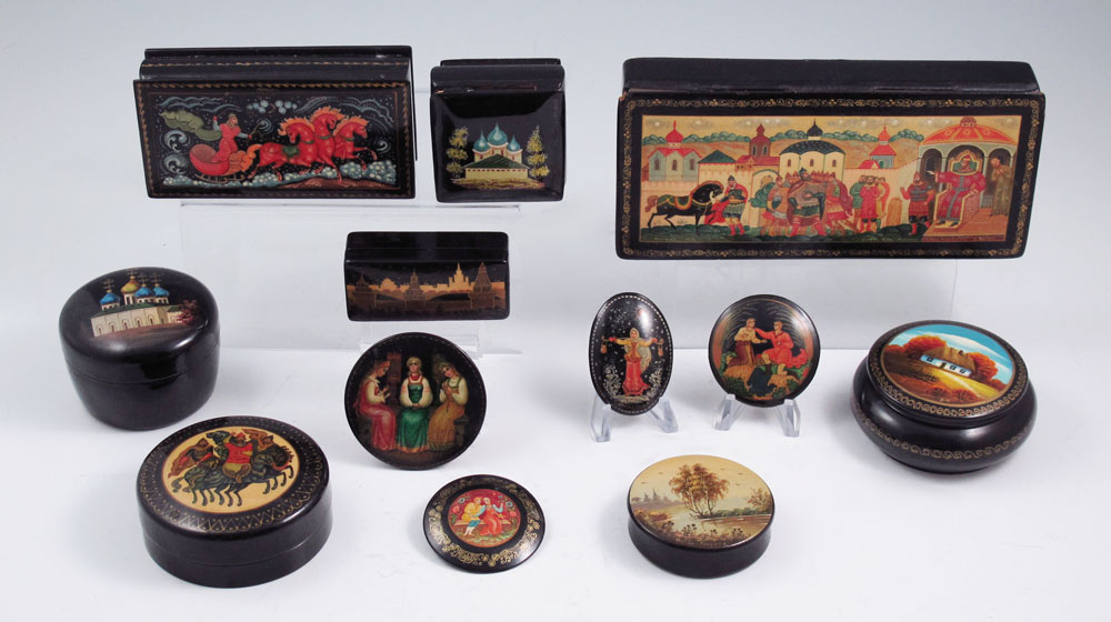 COLLECTION OF 8 RUSSIAN PAINTED 147041