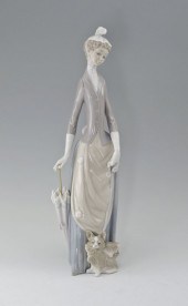 LLADRO PORCELAIN FIGURINE: WOMAN WITH