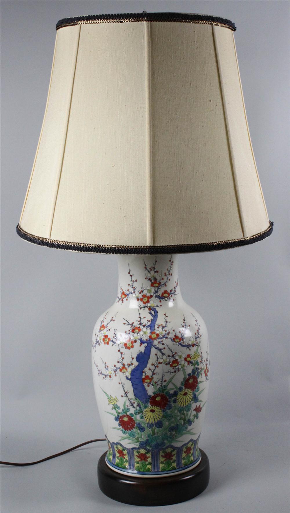 CHINESE FAMILLE ROSE BALUSTER LAMP 145954