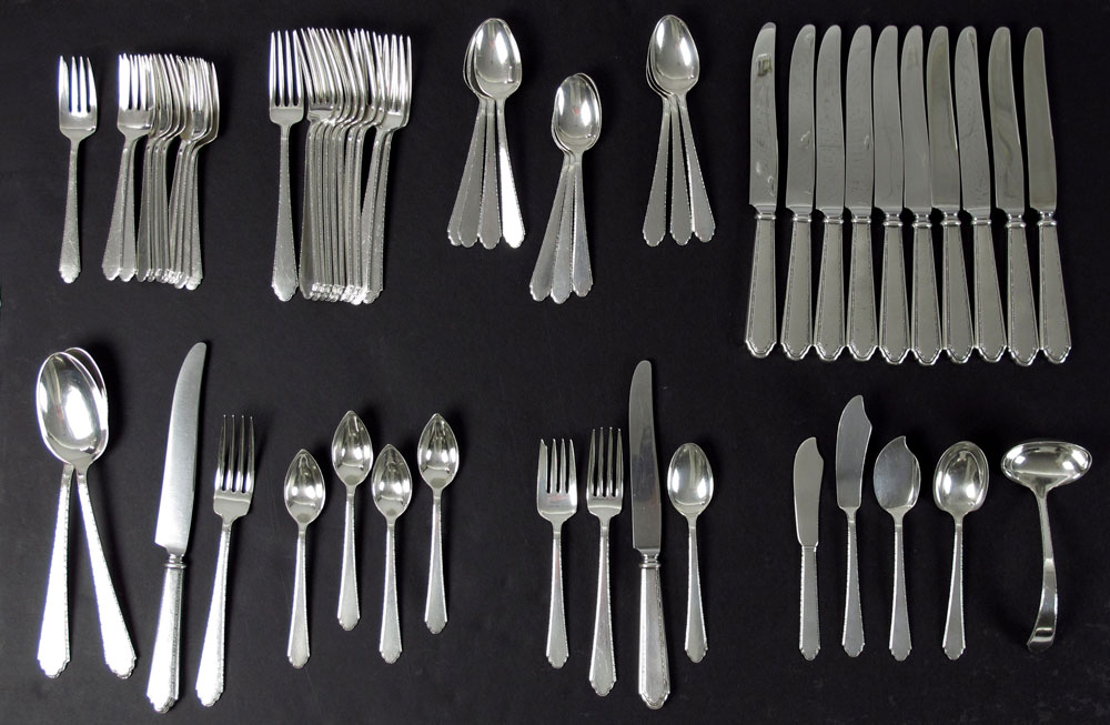 LUNT WILLIAM & MARY STERLING FLATWARE SERVICE: