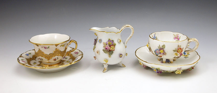 FINE MEISSEN CUPS SAUCERS AND 147347