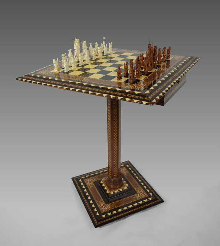 IVORY CHESS SET WITH PARQUETRY 1473d8