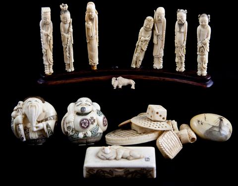 GROUP OF JAPANESE IVORY CARVINGS 147884