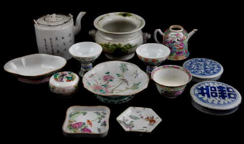 GROUP OF CHINESE FAMILLE ROSE PORCELAIN 1478dc