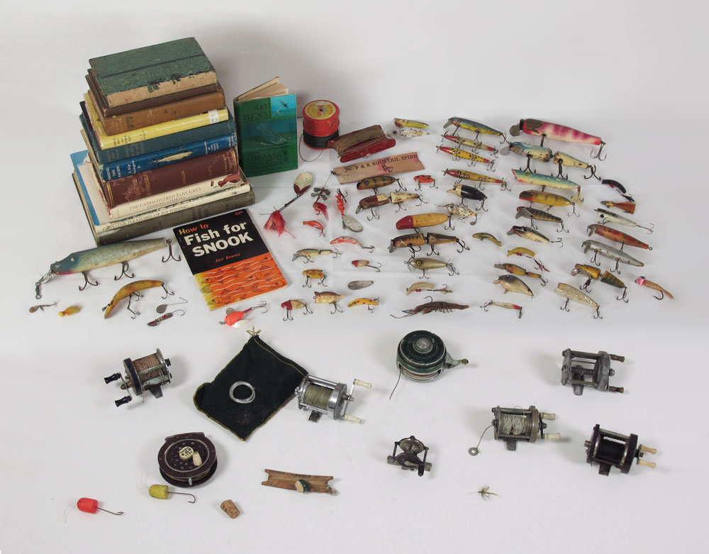LARGE COLLECTION OF VINTAGE FISHING 147e6c