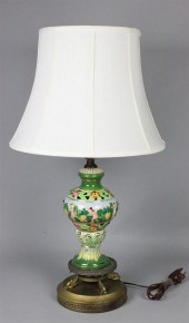 CAPODIMONTE STYLE CERAMIC TABLE LAMP