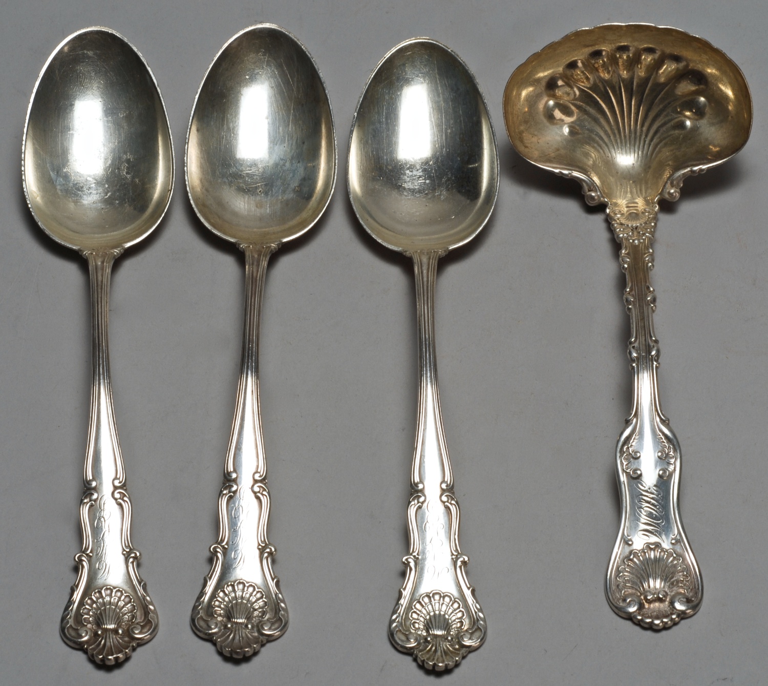 FOUR STERLING SILVER SERVING PIECESThree 14b38e