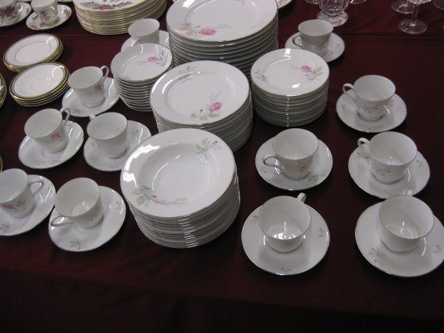 84 pc Crown Porcelain China Service 14a49e