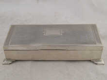 An Art Deco silver cigarette box 14f10a
