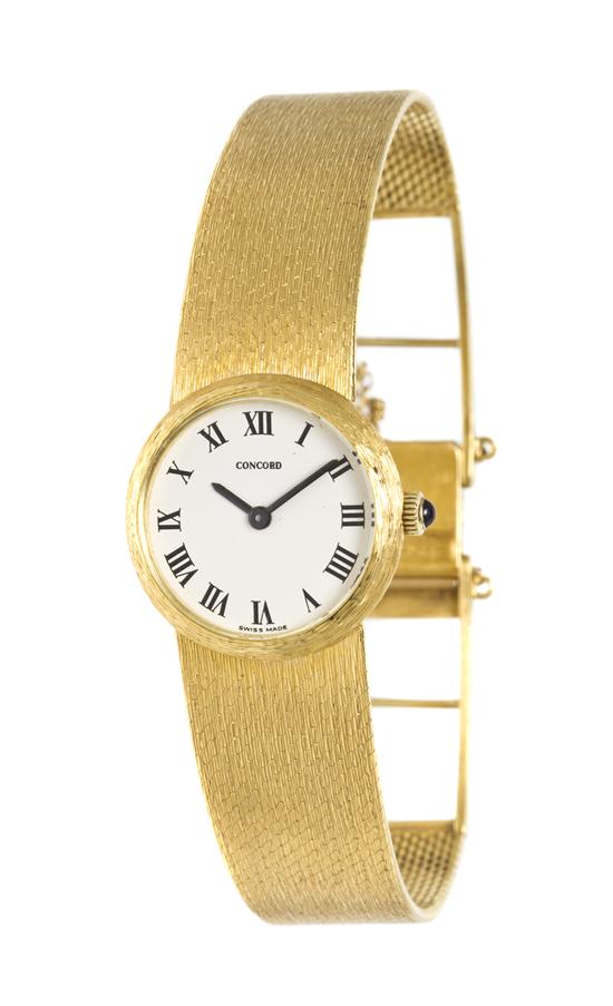  An 18 Karat Yellow Gold Wristwatch 154c3f