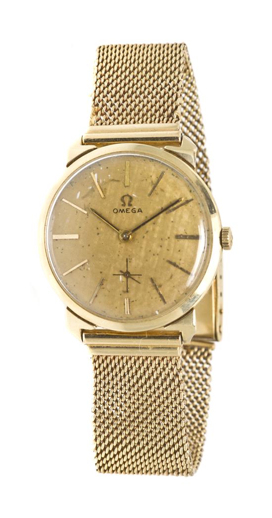 A 14 Karat Yellow Gold Mechanical Wristwatch